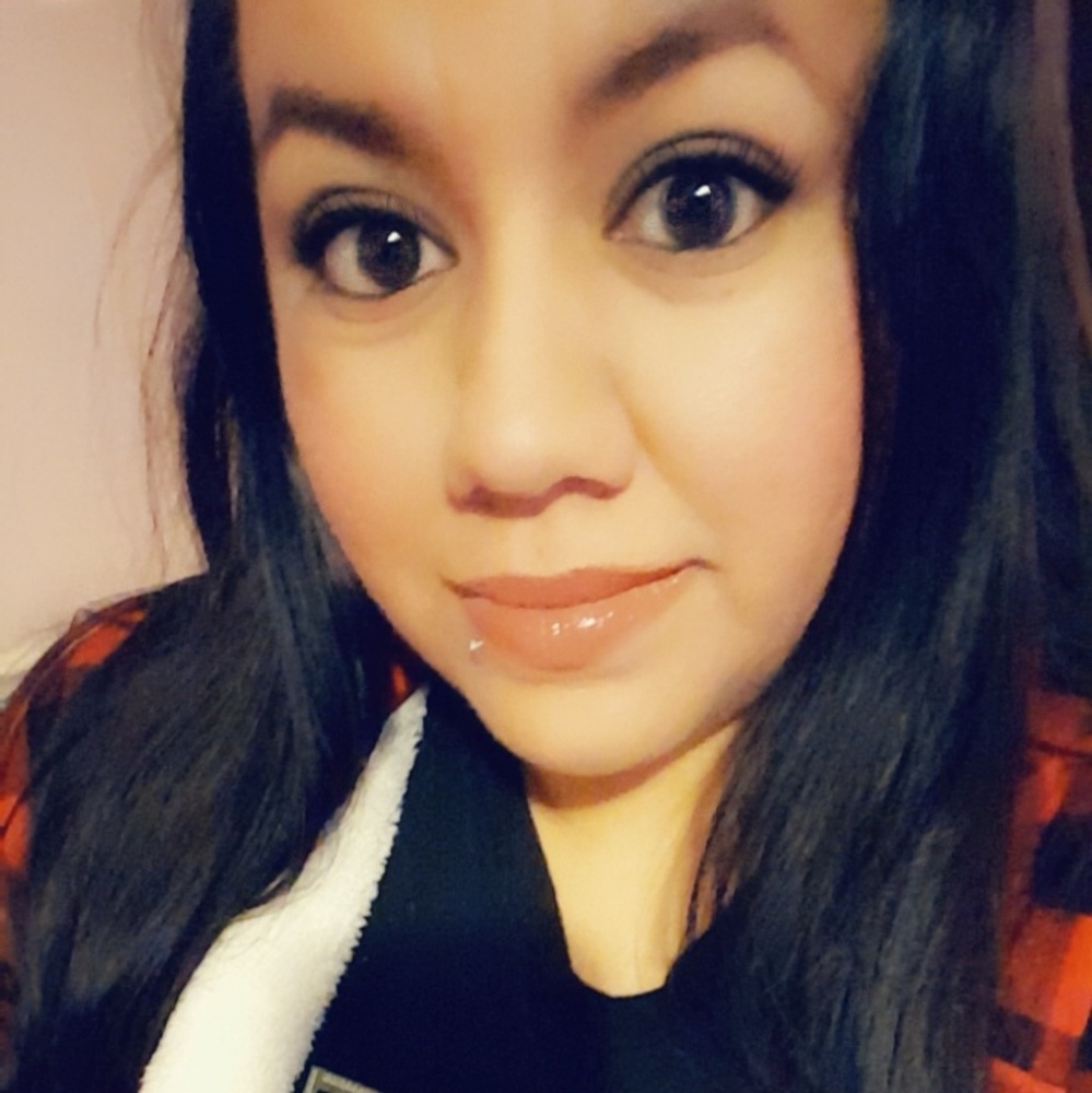 🌷MEET YOUR POSHER🌷